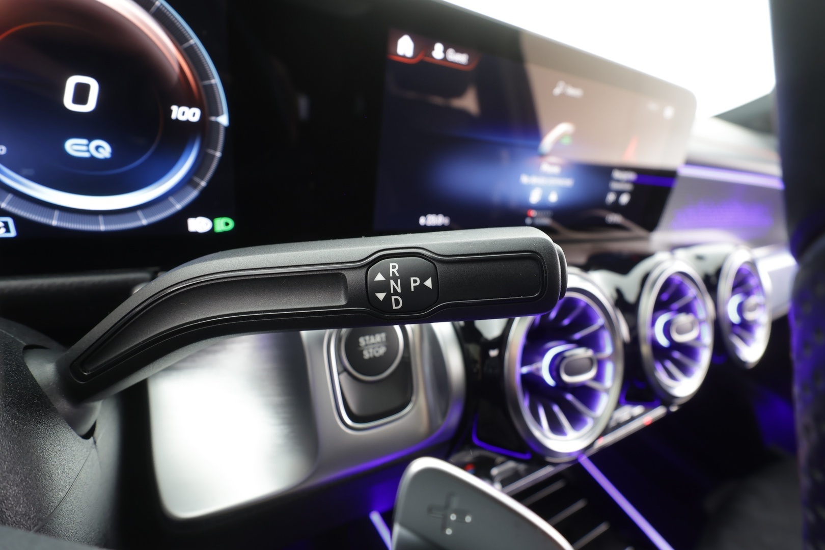 MERCEDES-BENZ EQB 2023