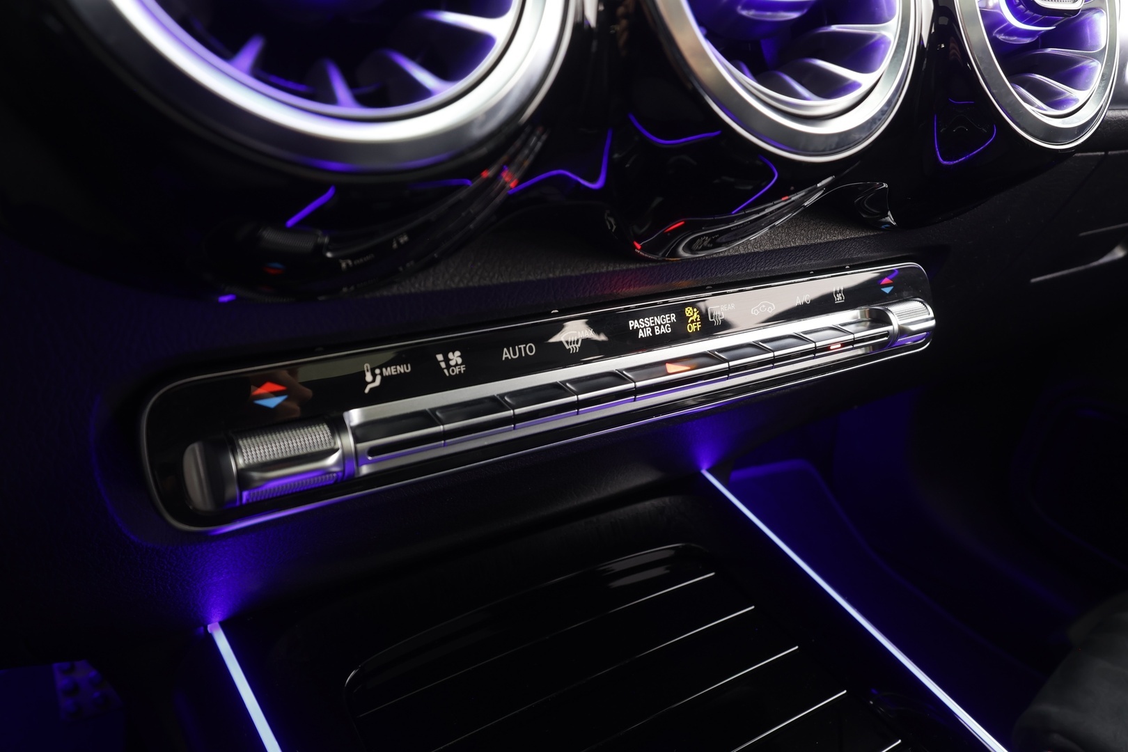 MERCEDES-BENZ EQB 2023