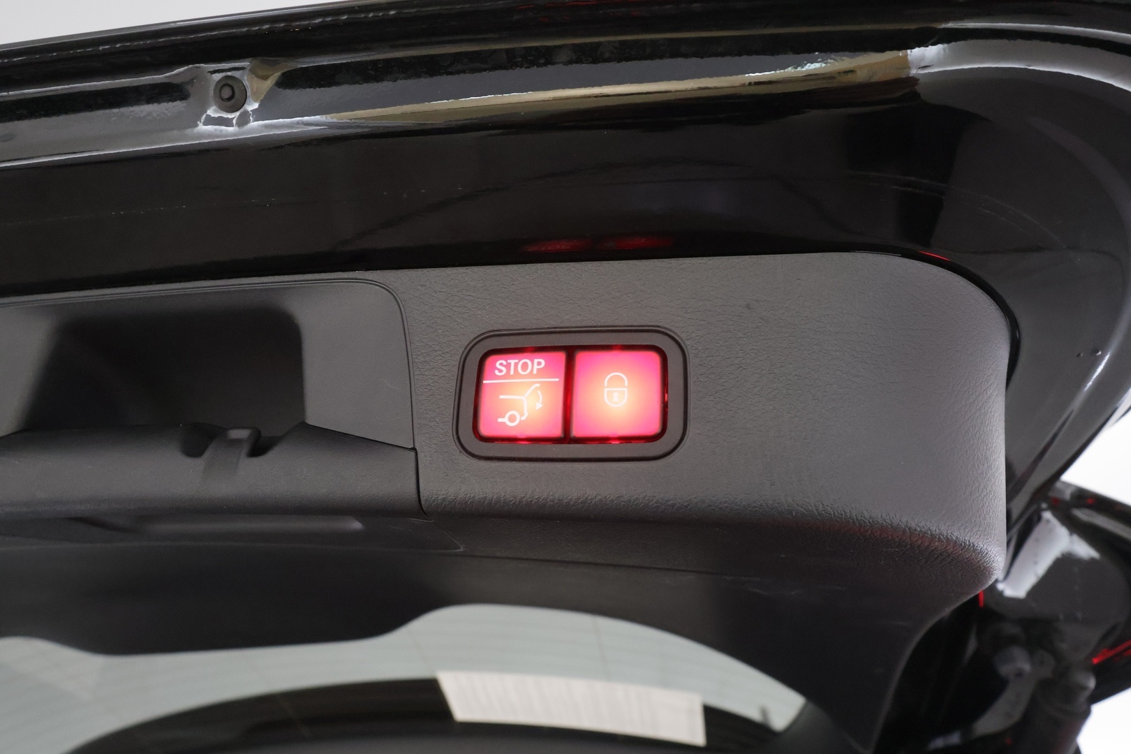 MERCEDES-BENZ EQB 2023