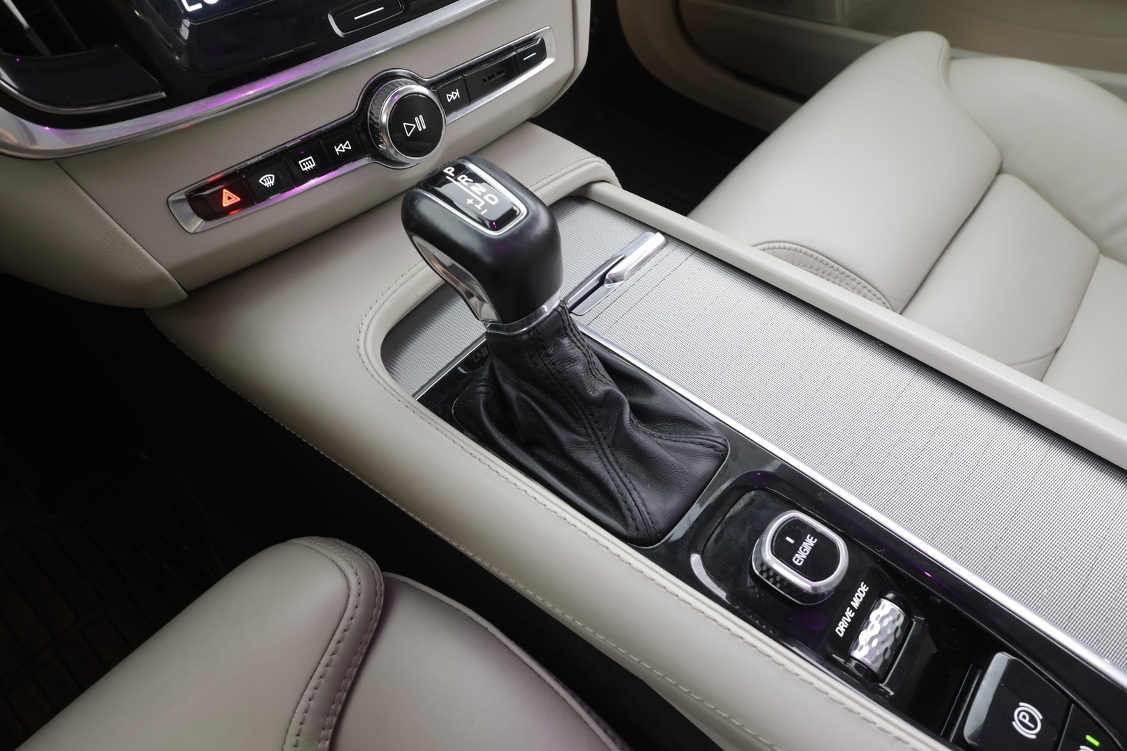 VOLVO S90 2017