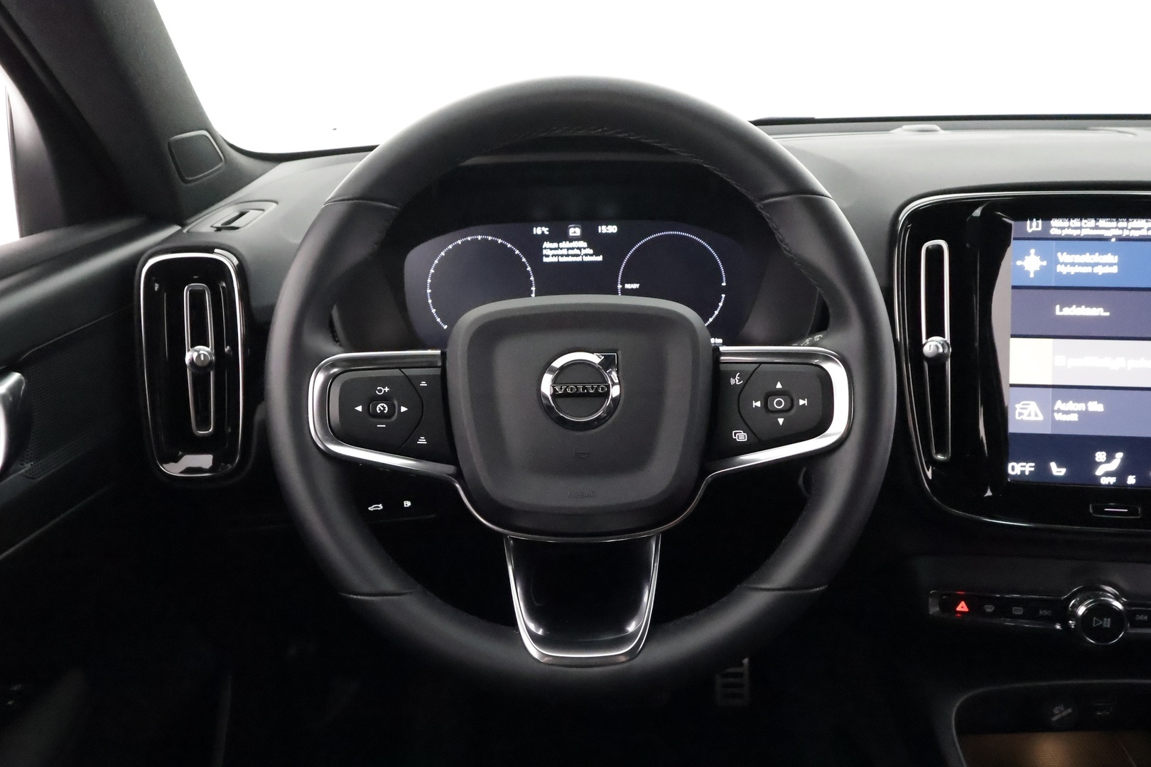 VOLVO XC40 2022