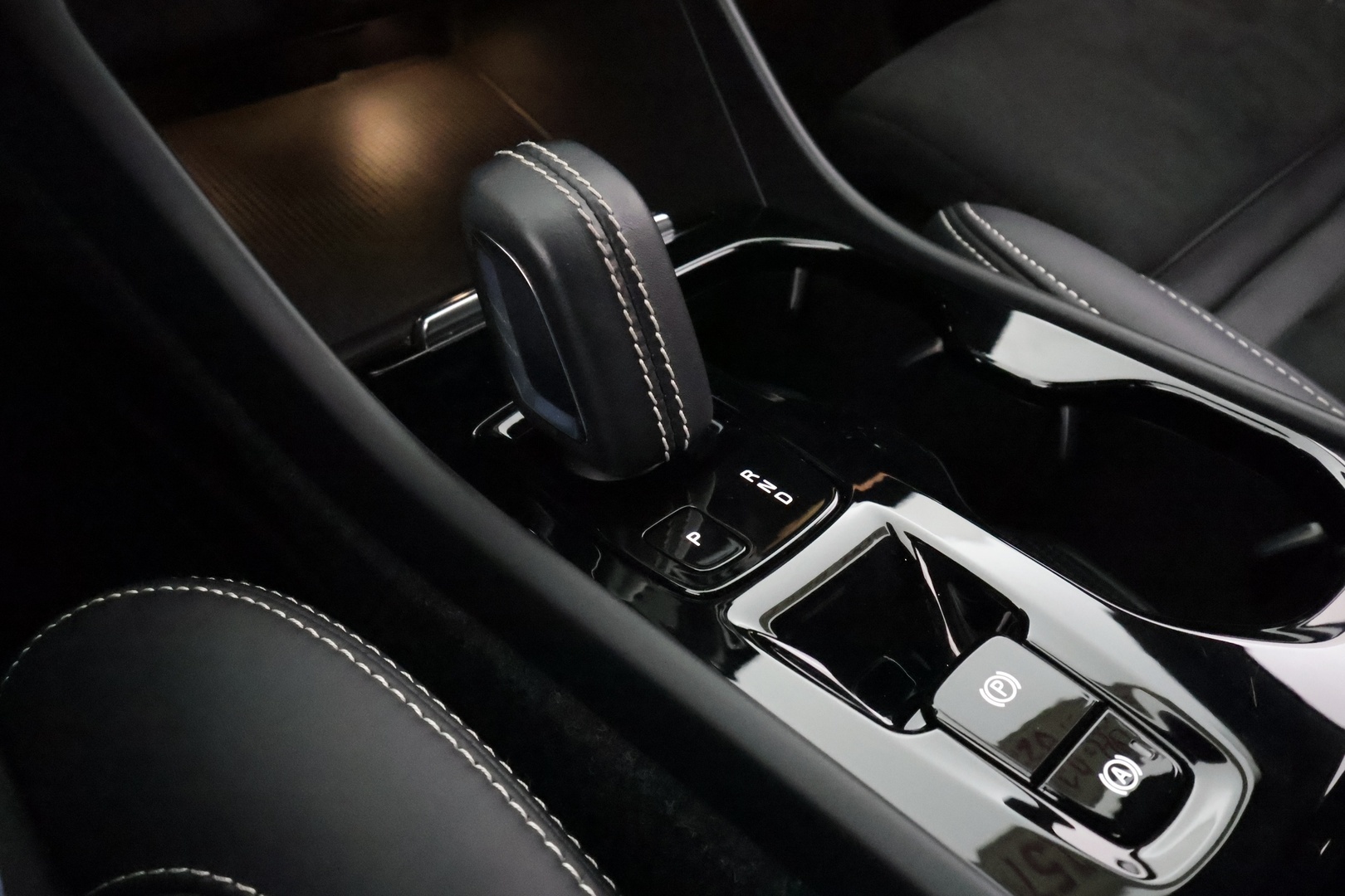 VOLVO XC40 2022