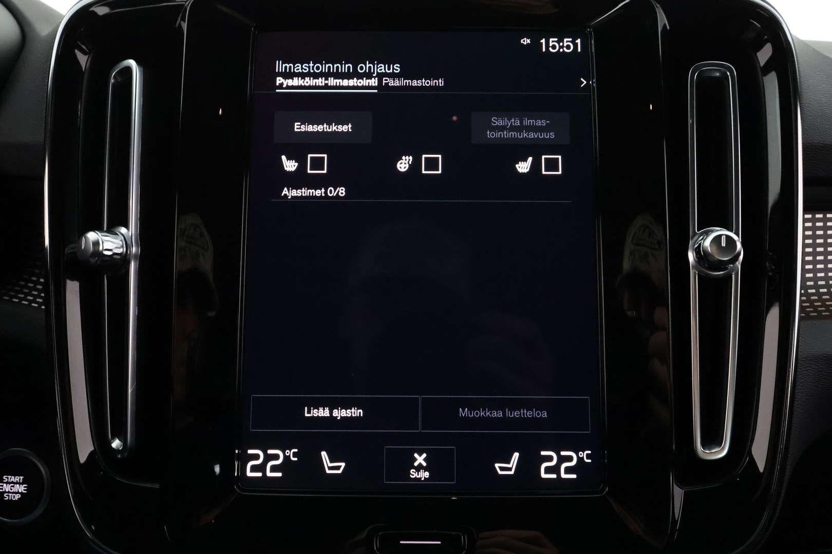 VOLVO XC40 2022