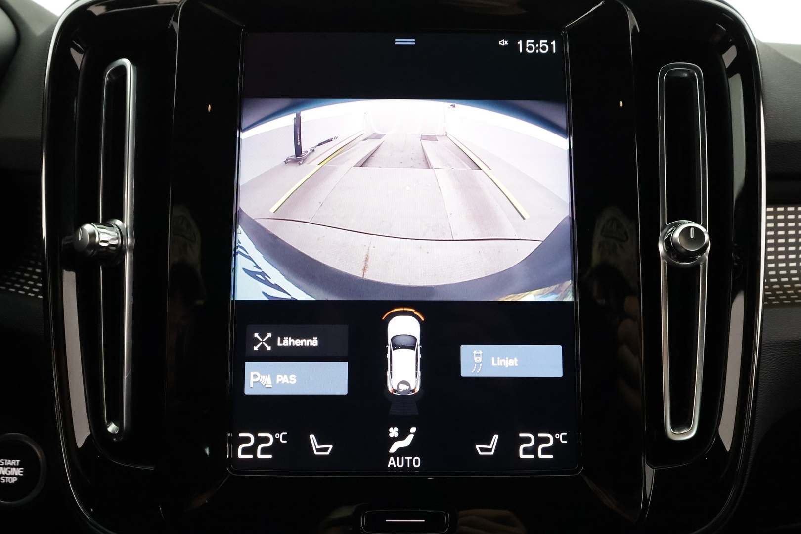 VOLVO XC40 2022