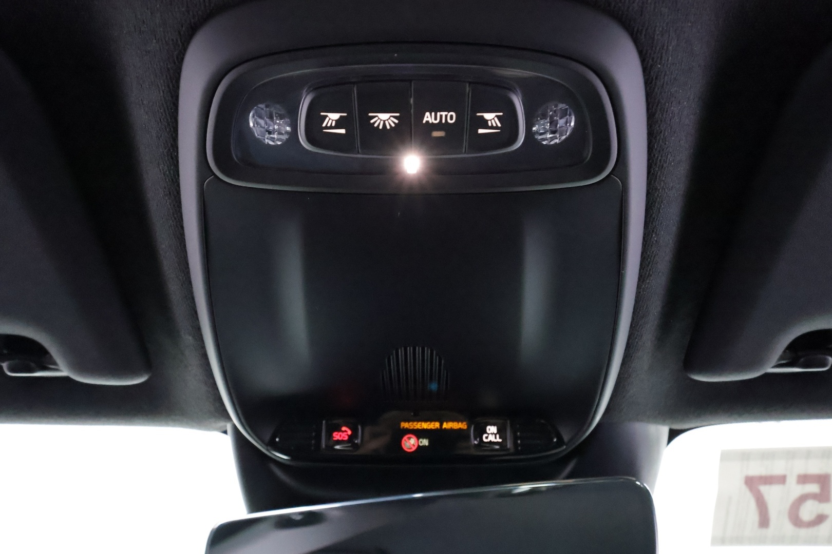 VOLVO XC40 2022