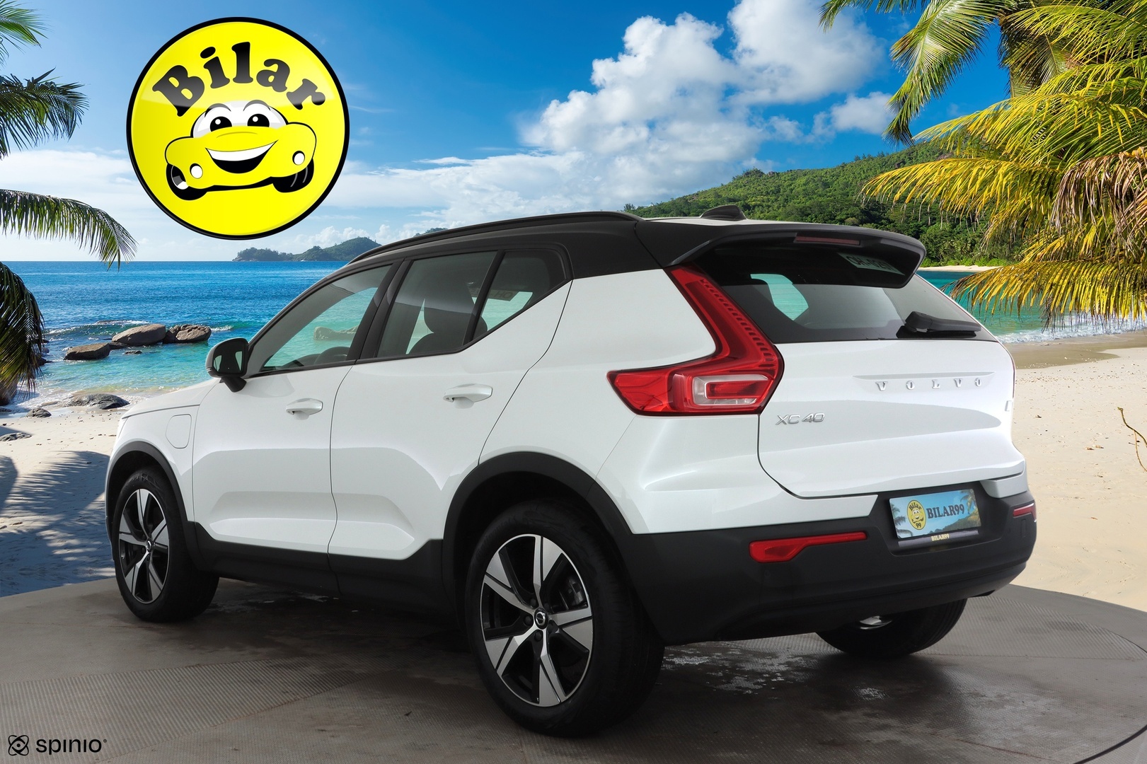 VOLVO XC40 2022
