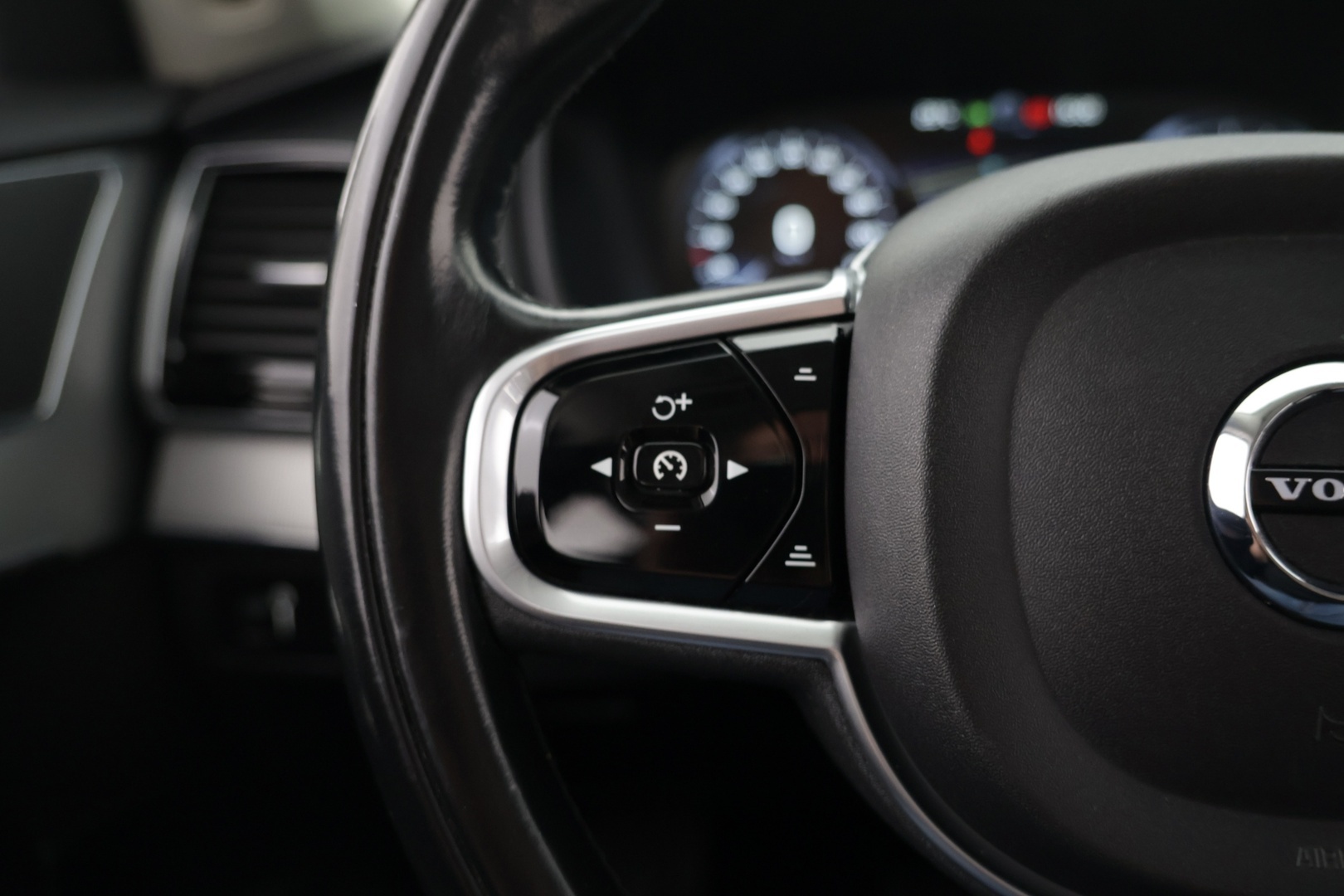 VOLVO XC90 2017