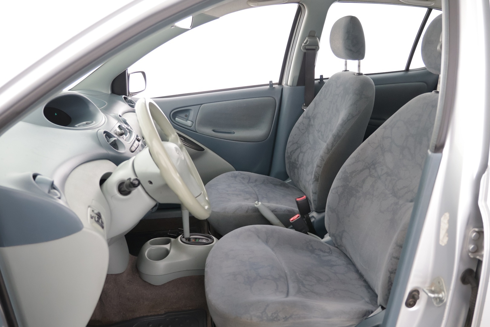 TOYOTA Yaris 2002