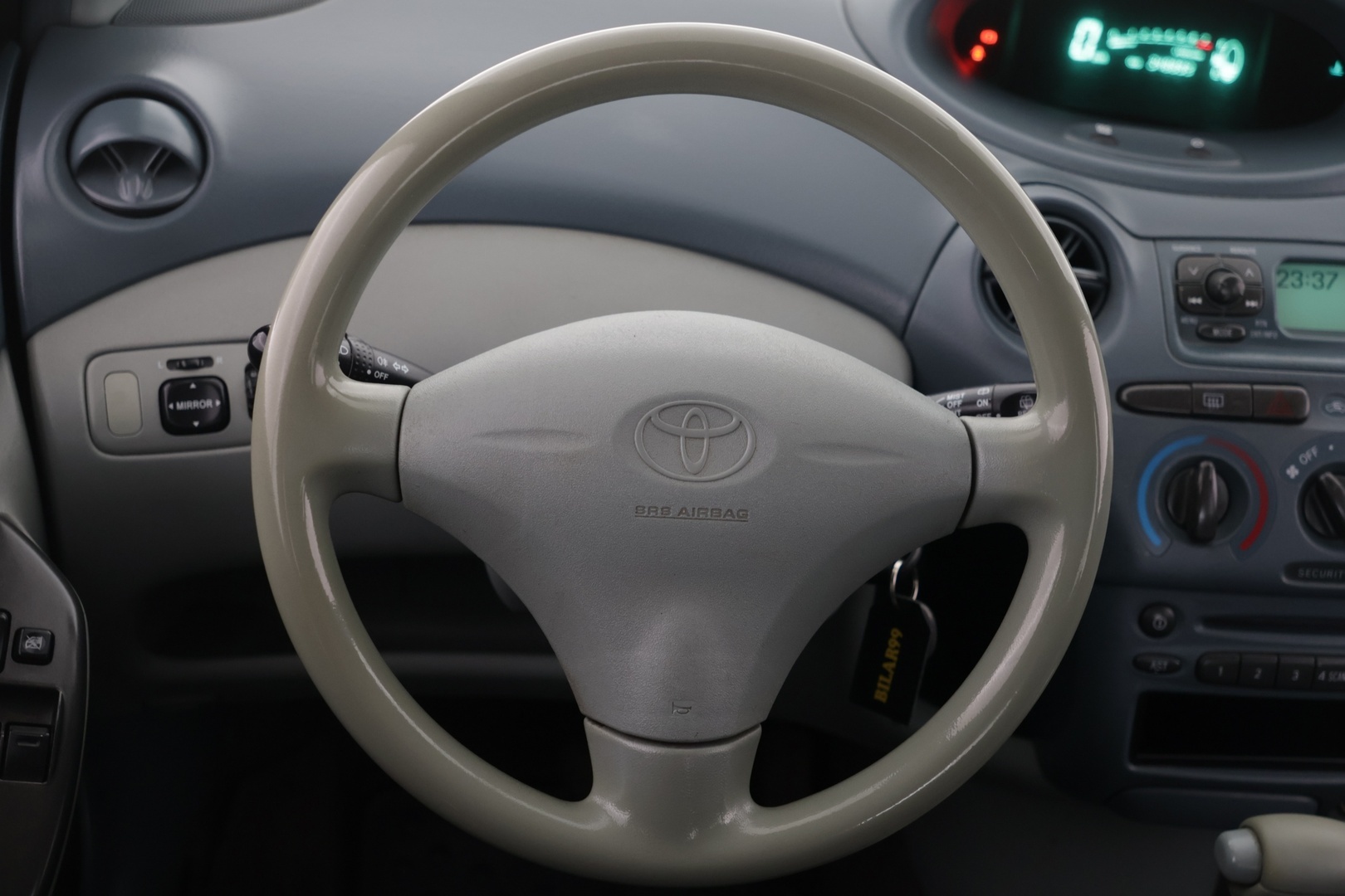 TOYOTA Yaris 2002