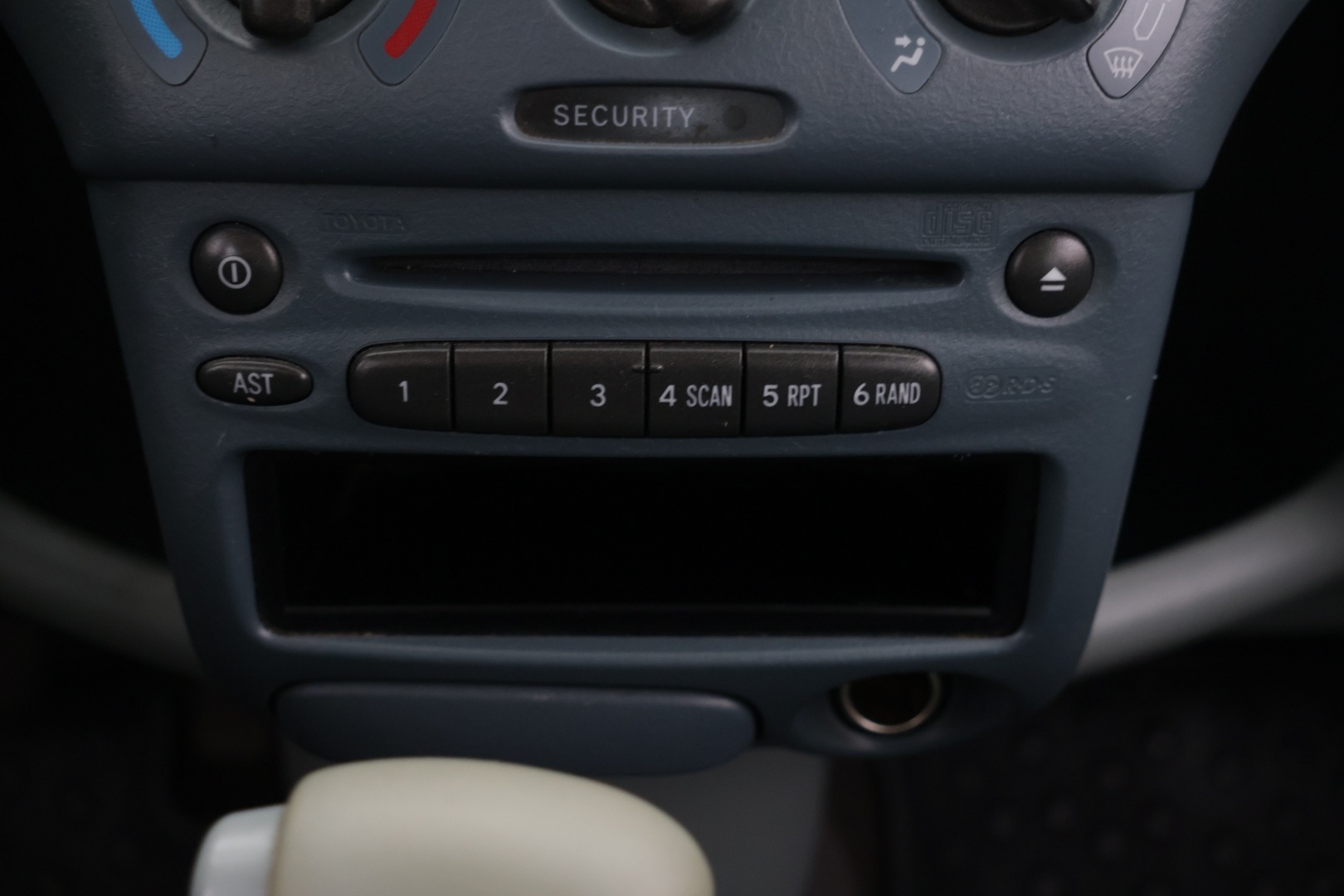 TOYOTA Yaris 2002