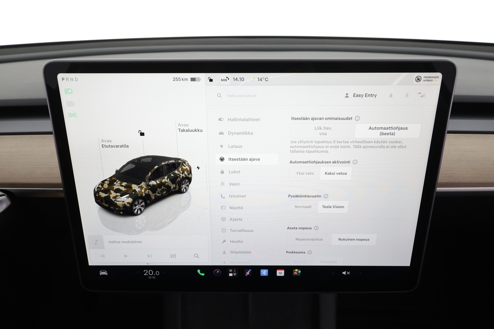 TESLA Model Y 2022