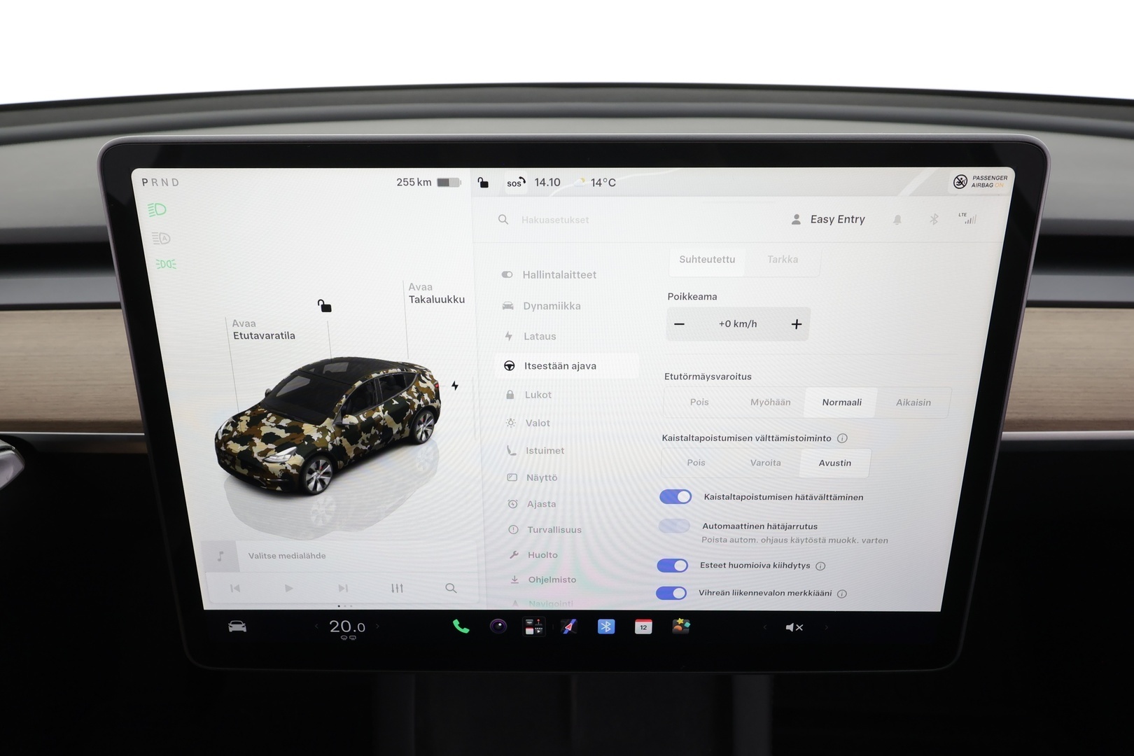 TESLA Model Y 2022