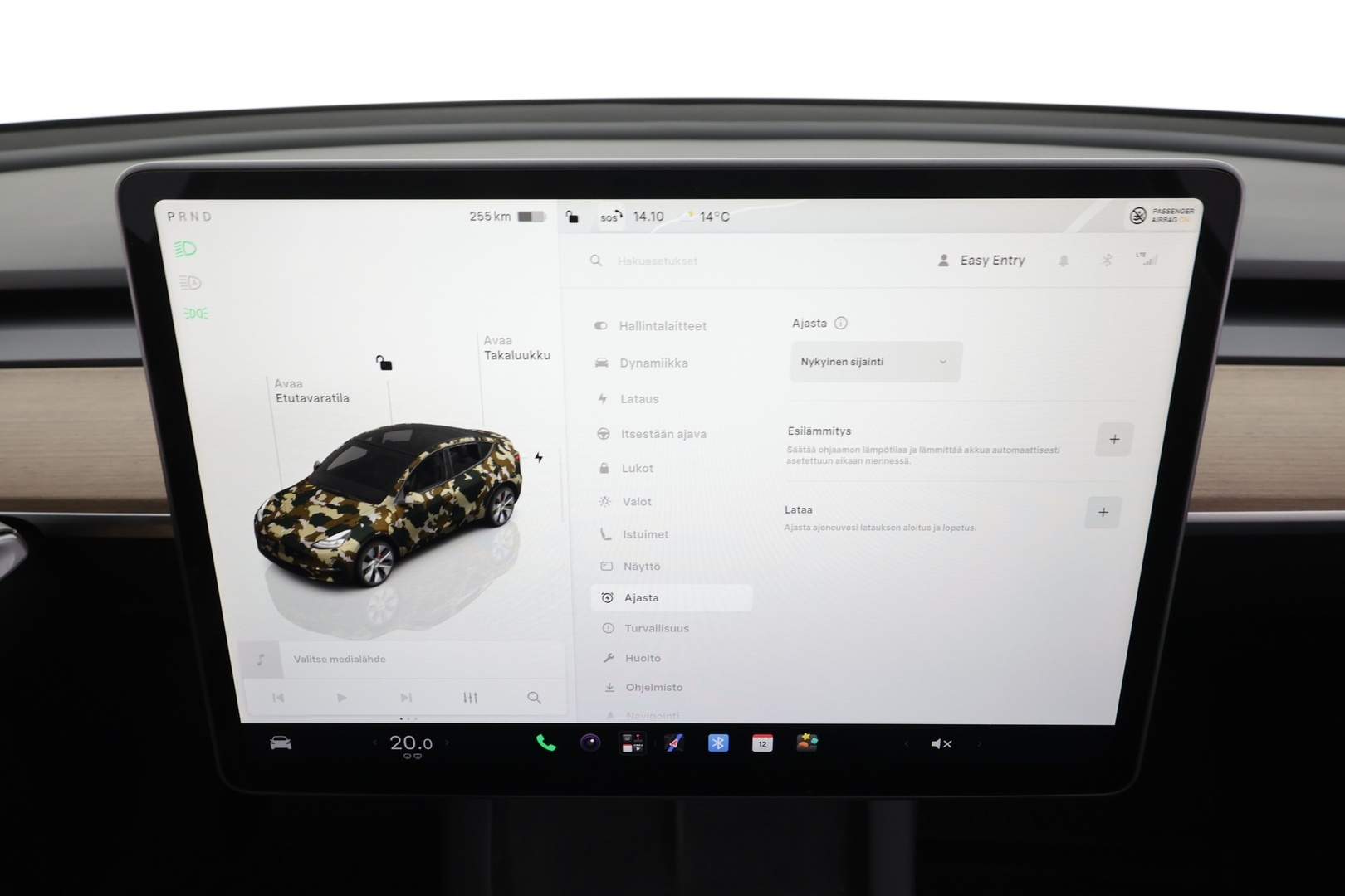 TESLA Model Y 2022