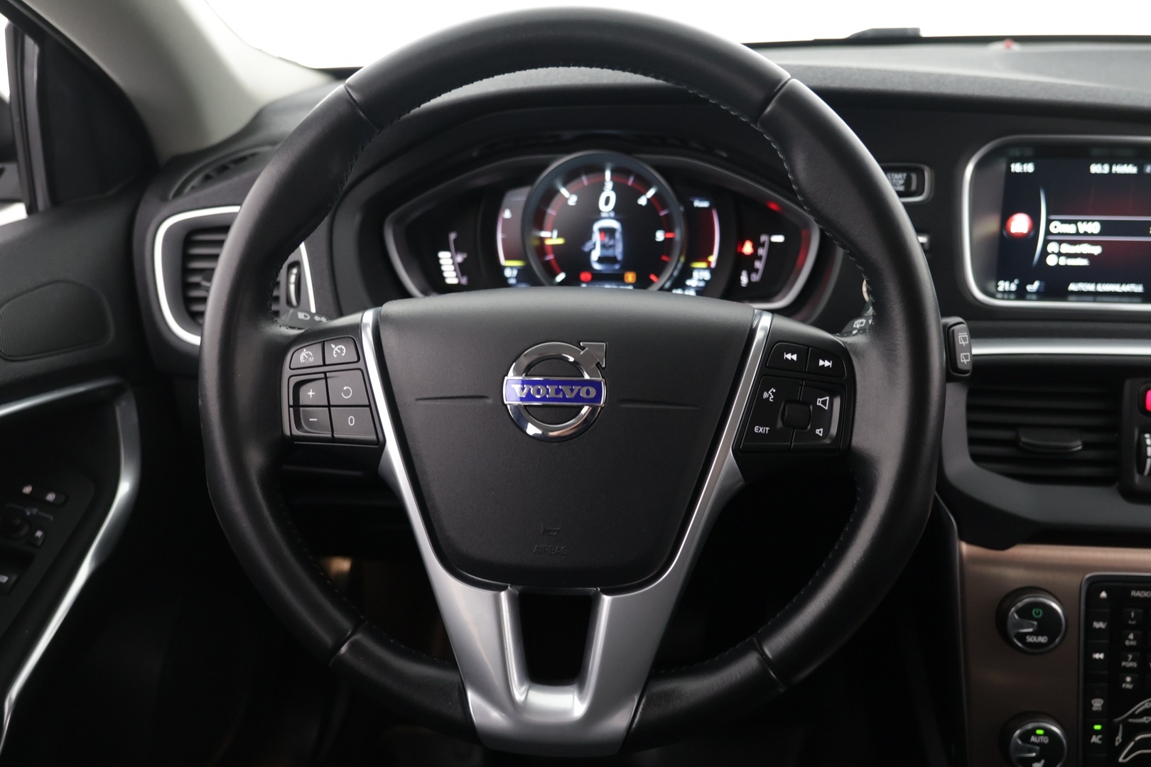 VOLVO V40 Cross Country 2015