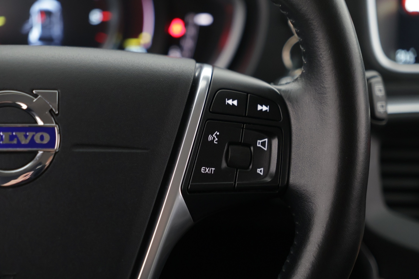 VOLVO V40 Cross Country 2015