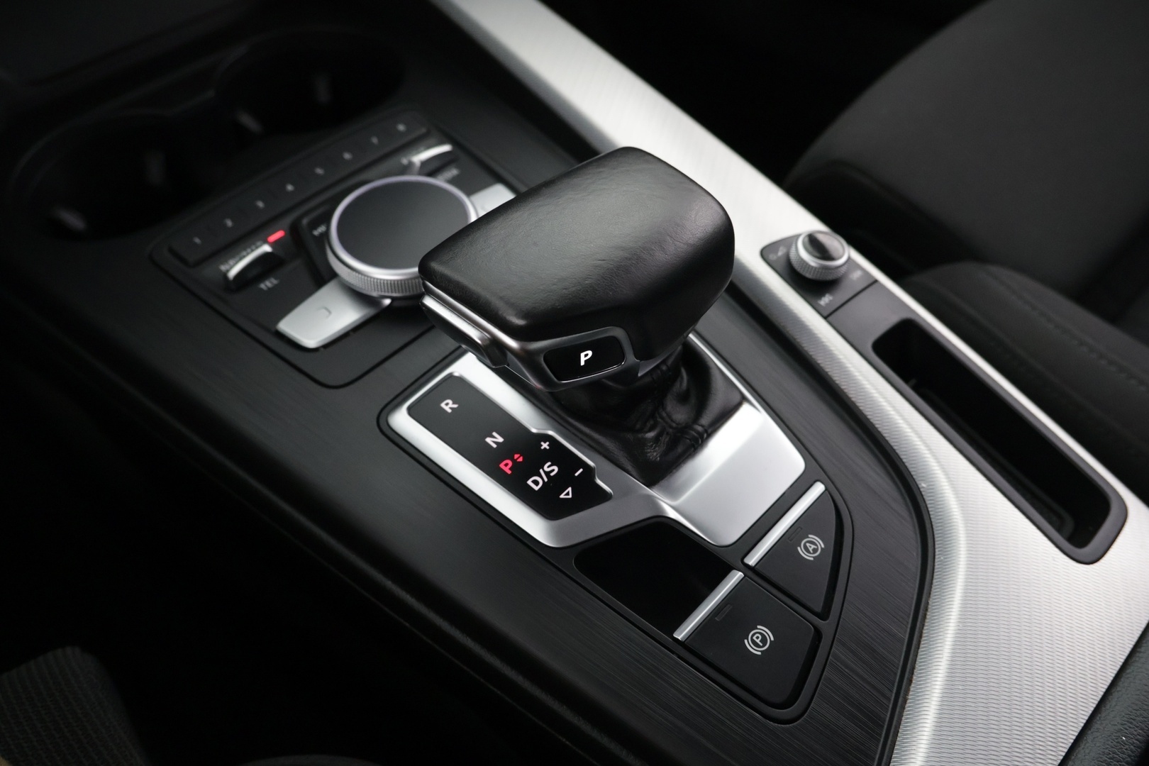 AUDI A4 2017