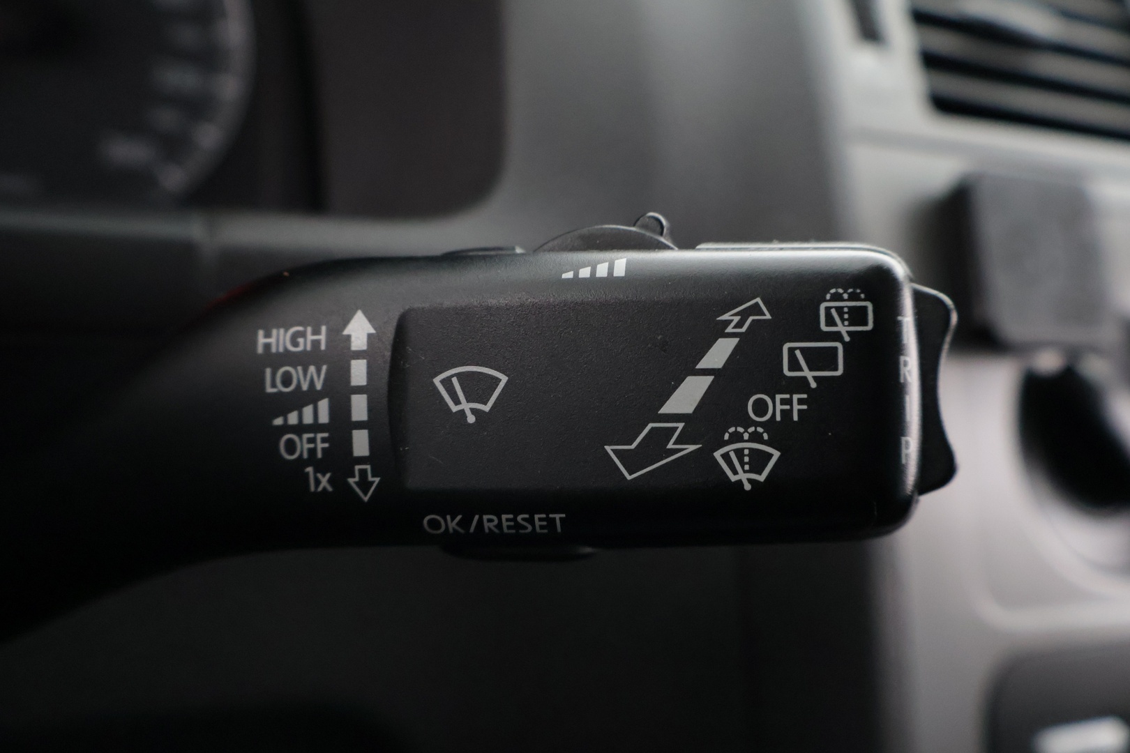 VOLKSWAGEN Touran 2008