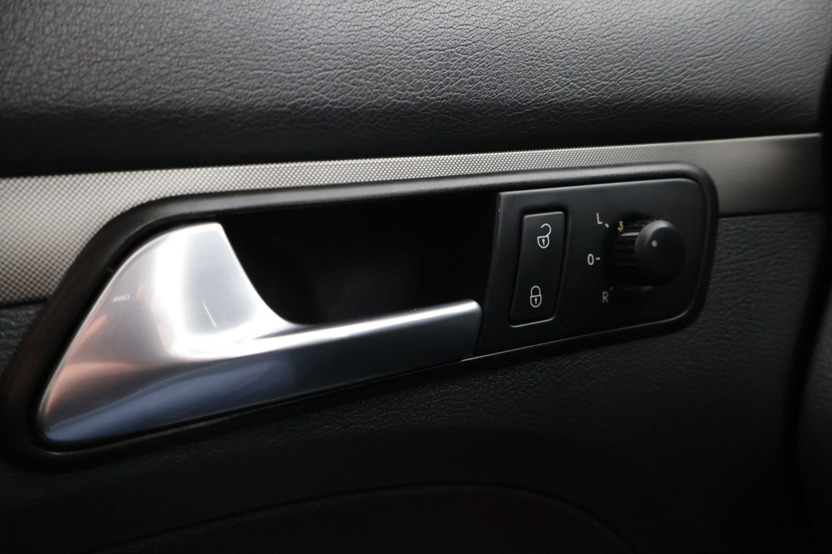 VOLKSWAGEN Touran 2008