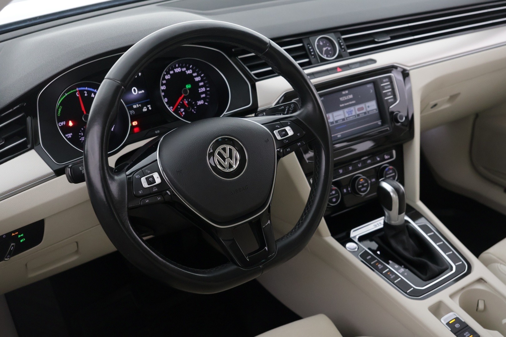 VOLKSWAGEN Passat 2016