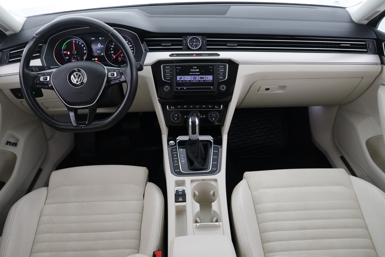 VOLKSWAGEN Passat 2016
