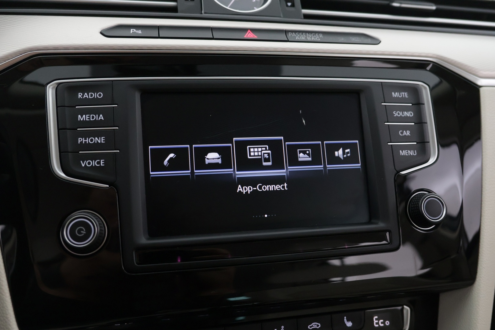 VOLKSWAGEN Passat 2016