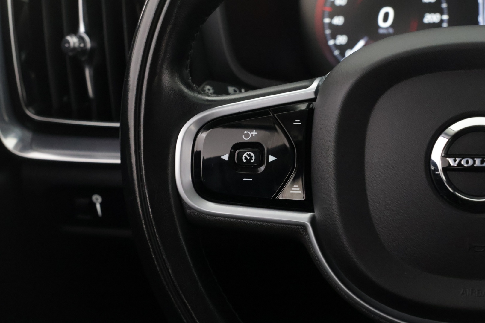 VOLVO V60 Cross Country 2021