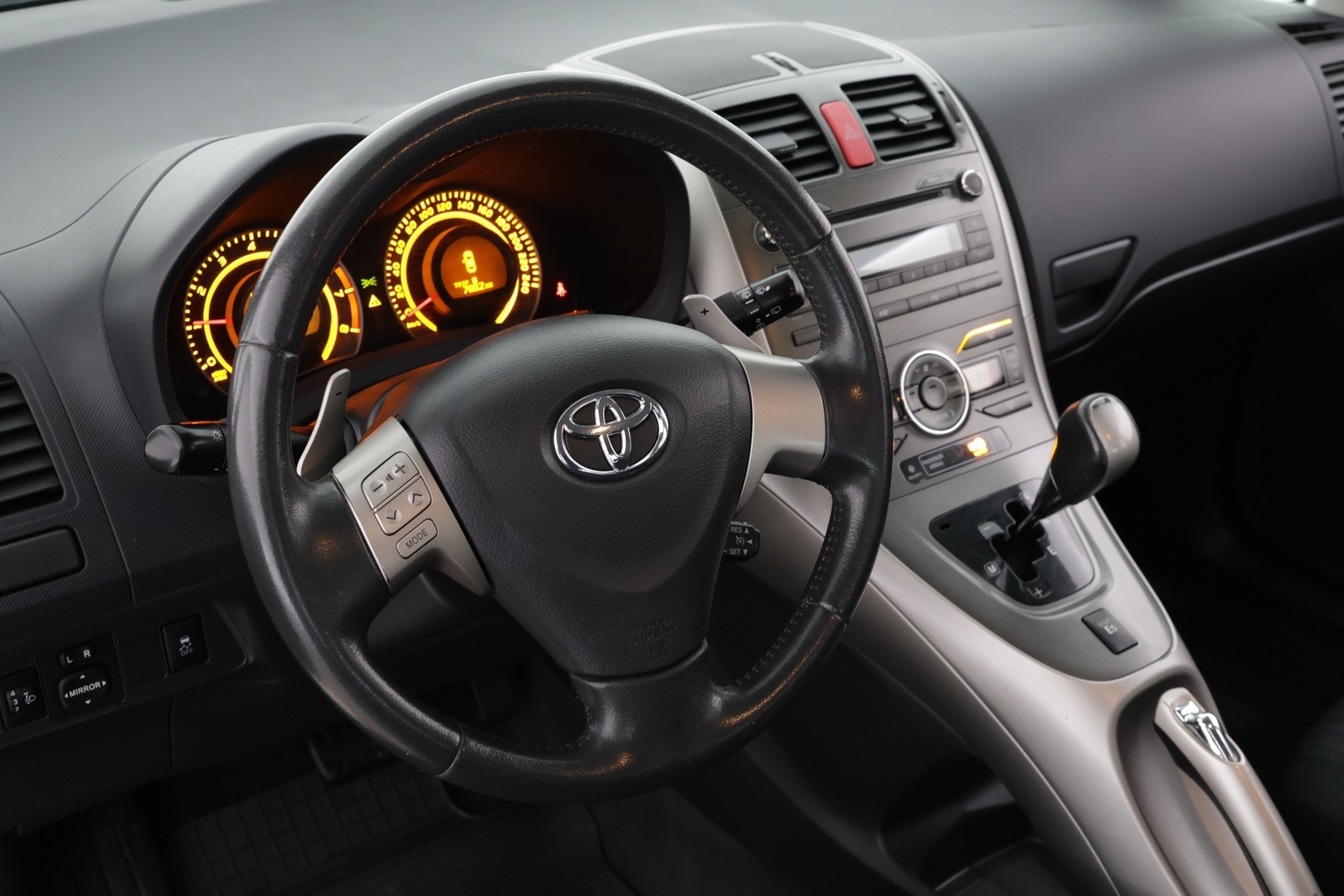 TOYOTA Auris 2009