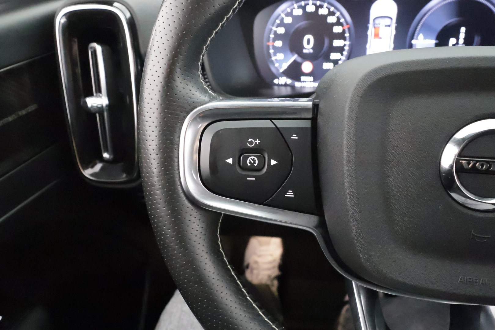 VOLVO XC40 2021