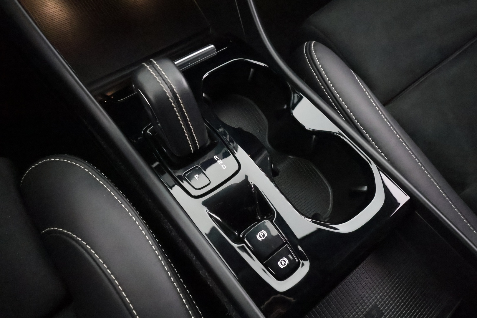 VOLVO XC40 2021