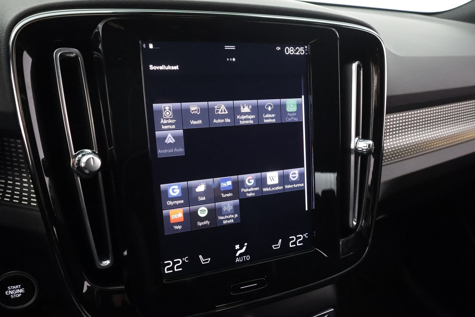 VOLVO XC40 2021