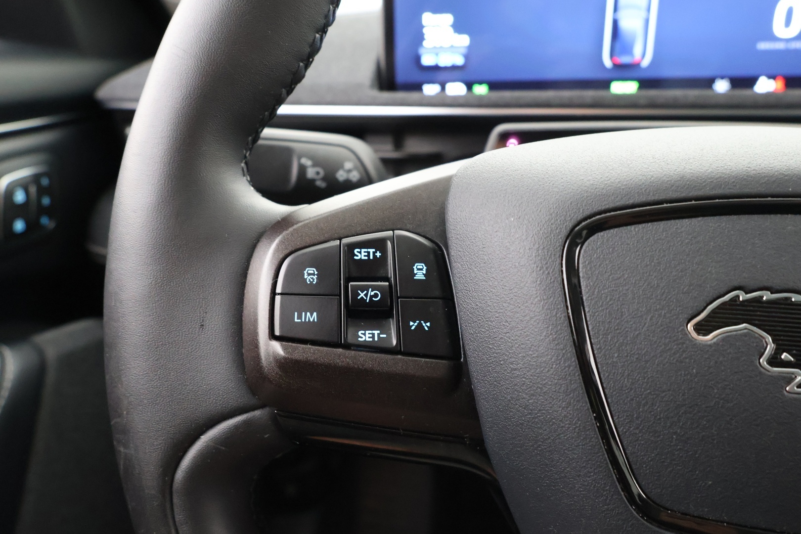 FORD MUSTANG MACH-E 2021