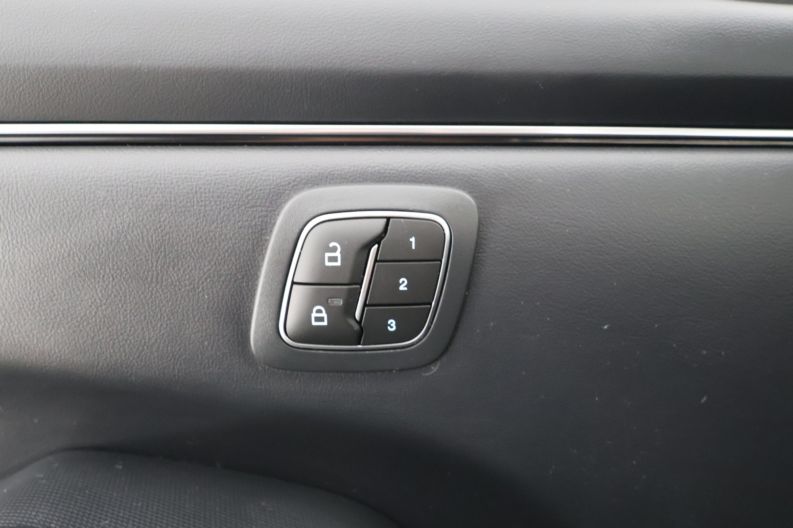 FORD MUSTANG MACH-E 2021