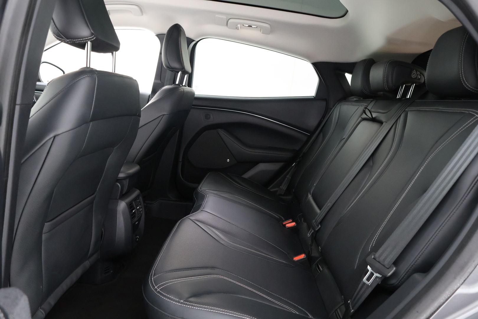 FORD MUSTANG MACH-E 2021