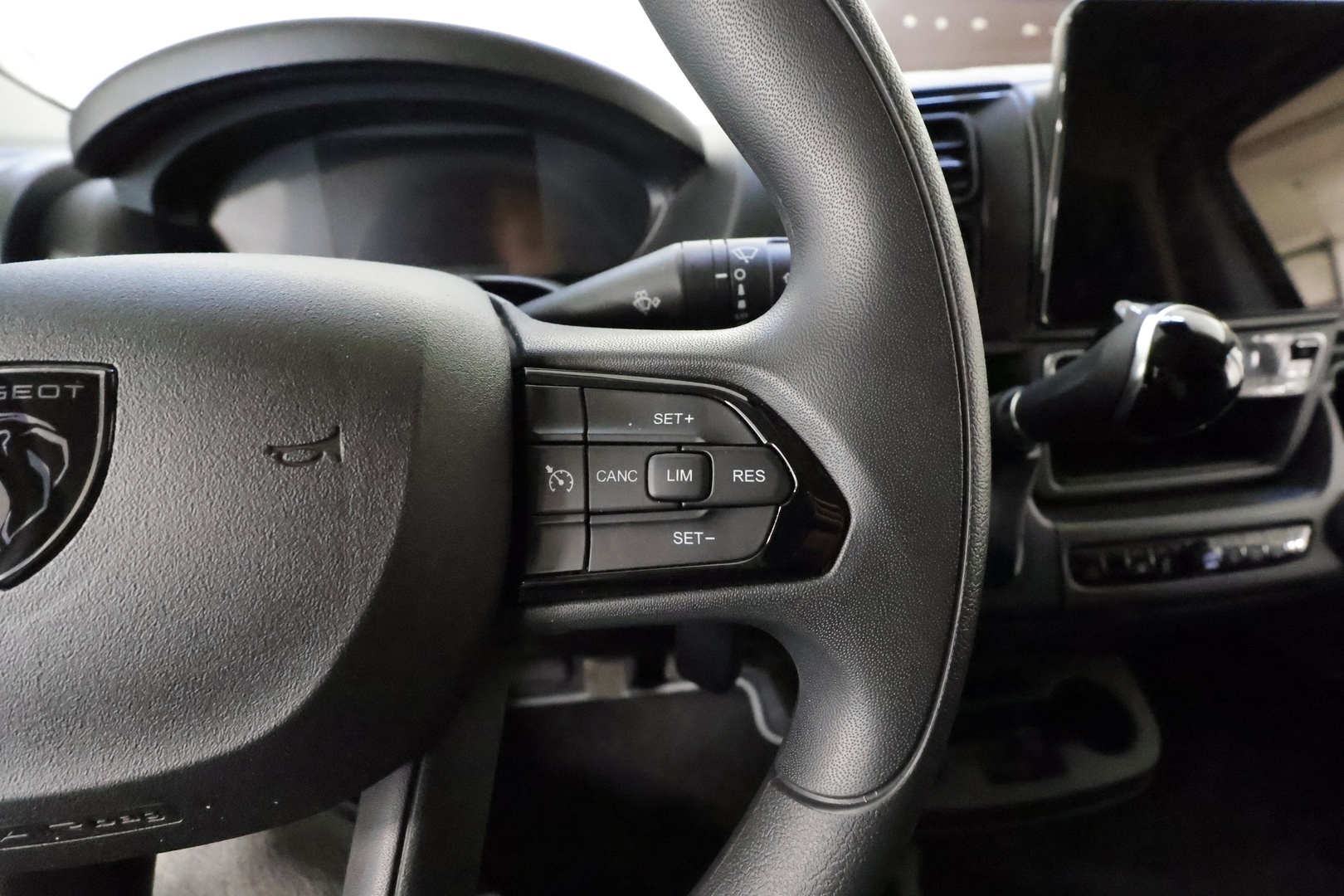 PEUGEOT BOXER 2025