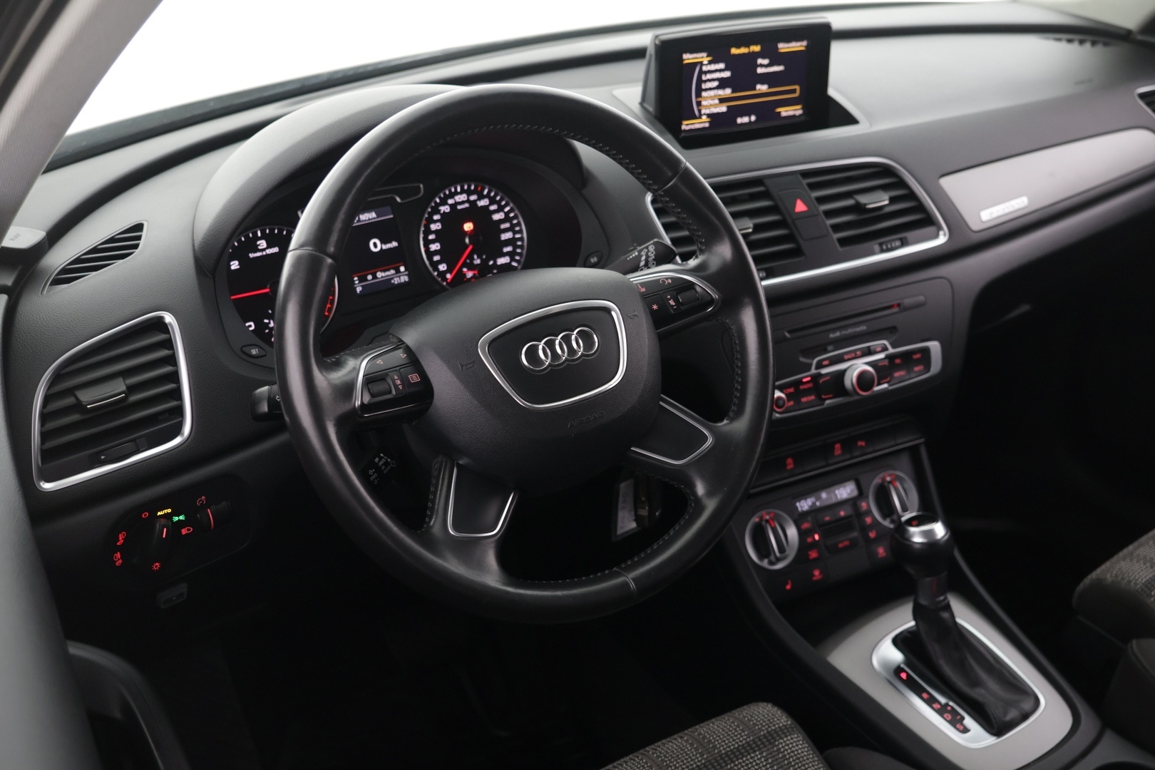 AUDI Q3 2012