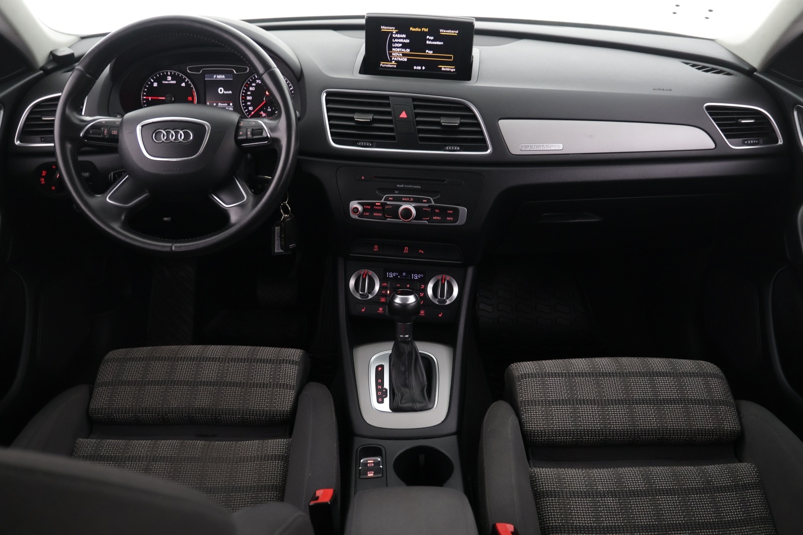 AUDI Q3 2012