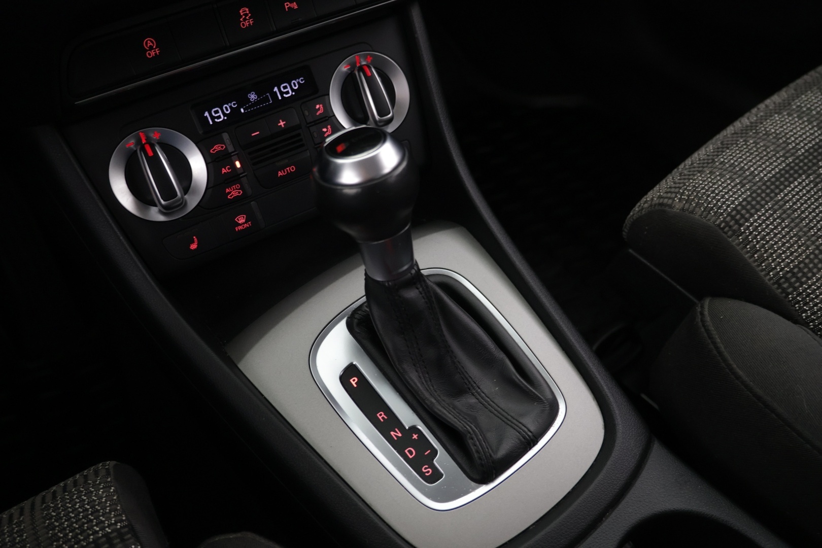AUDI Q3 2012