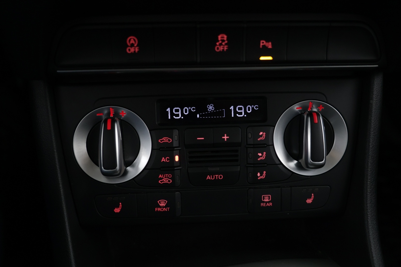 AUDI Q3 2012