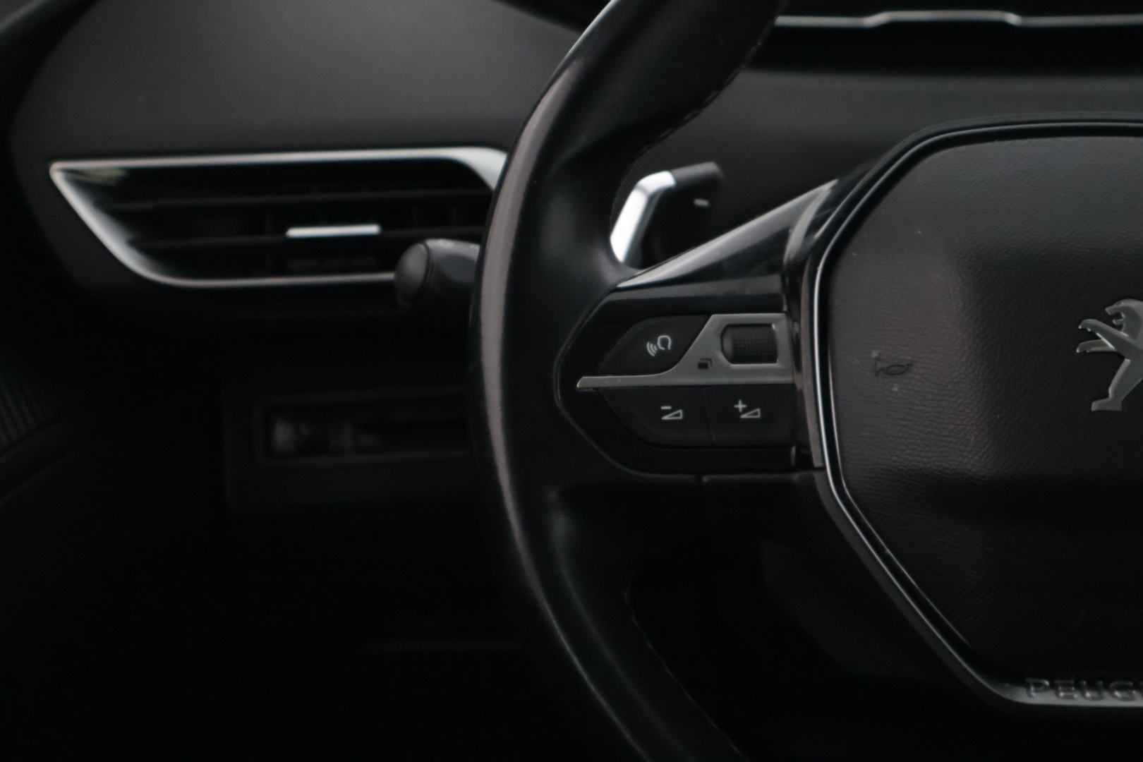 PEUGEOT 5008 2019
