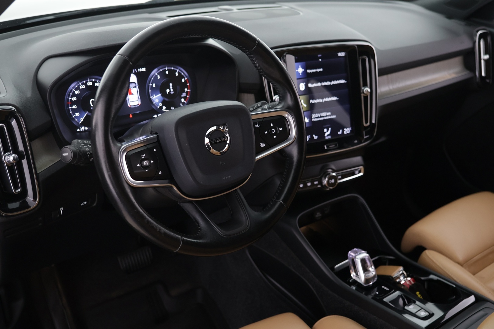 VOLVO XC40 2020
