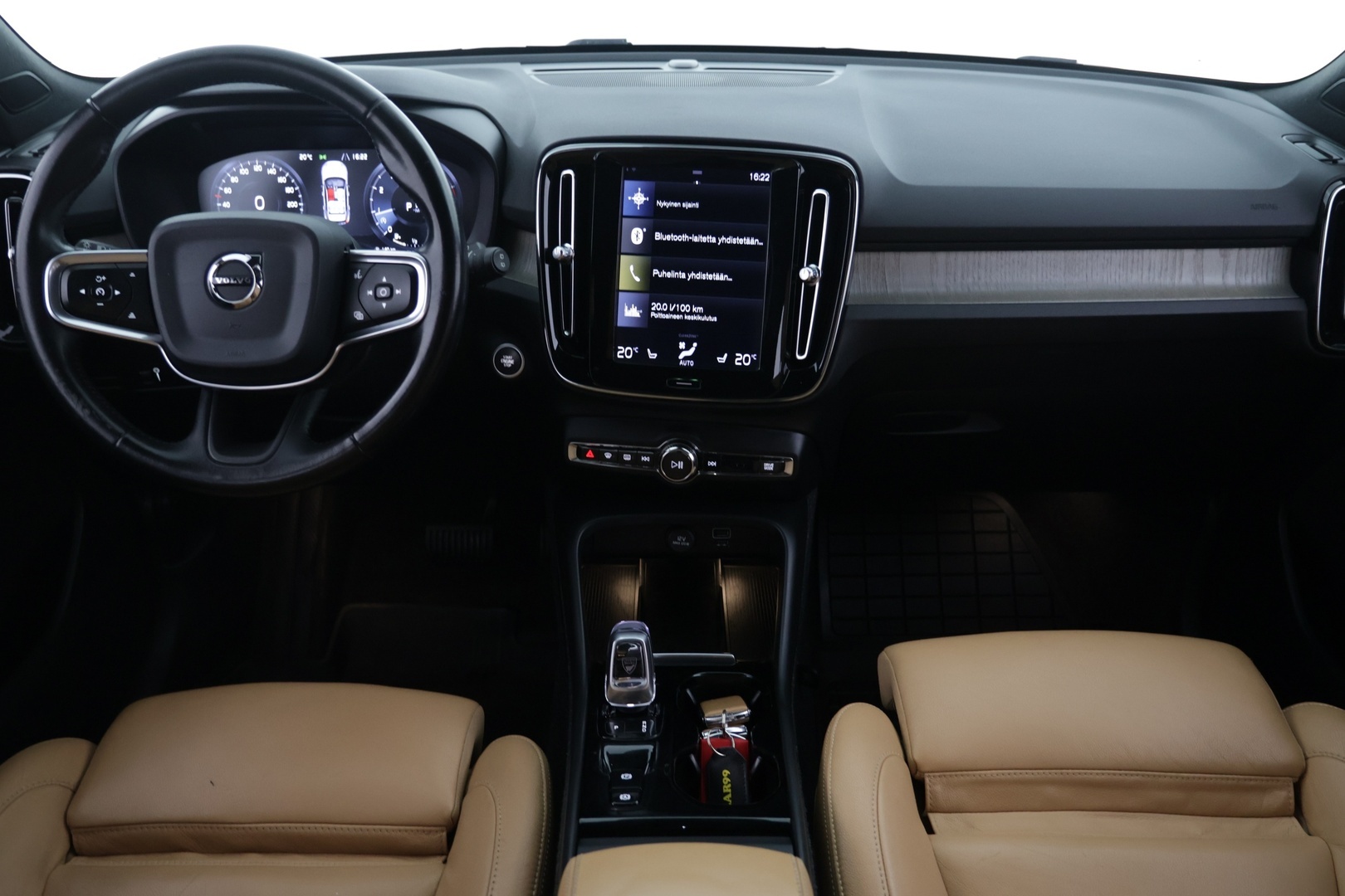 VOLVO XC40 2020