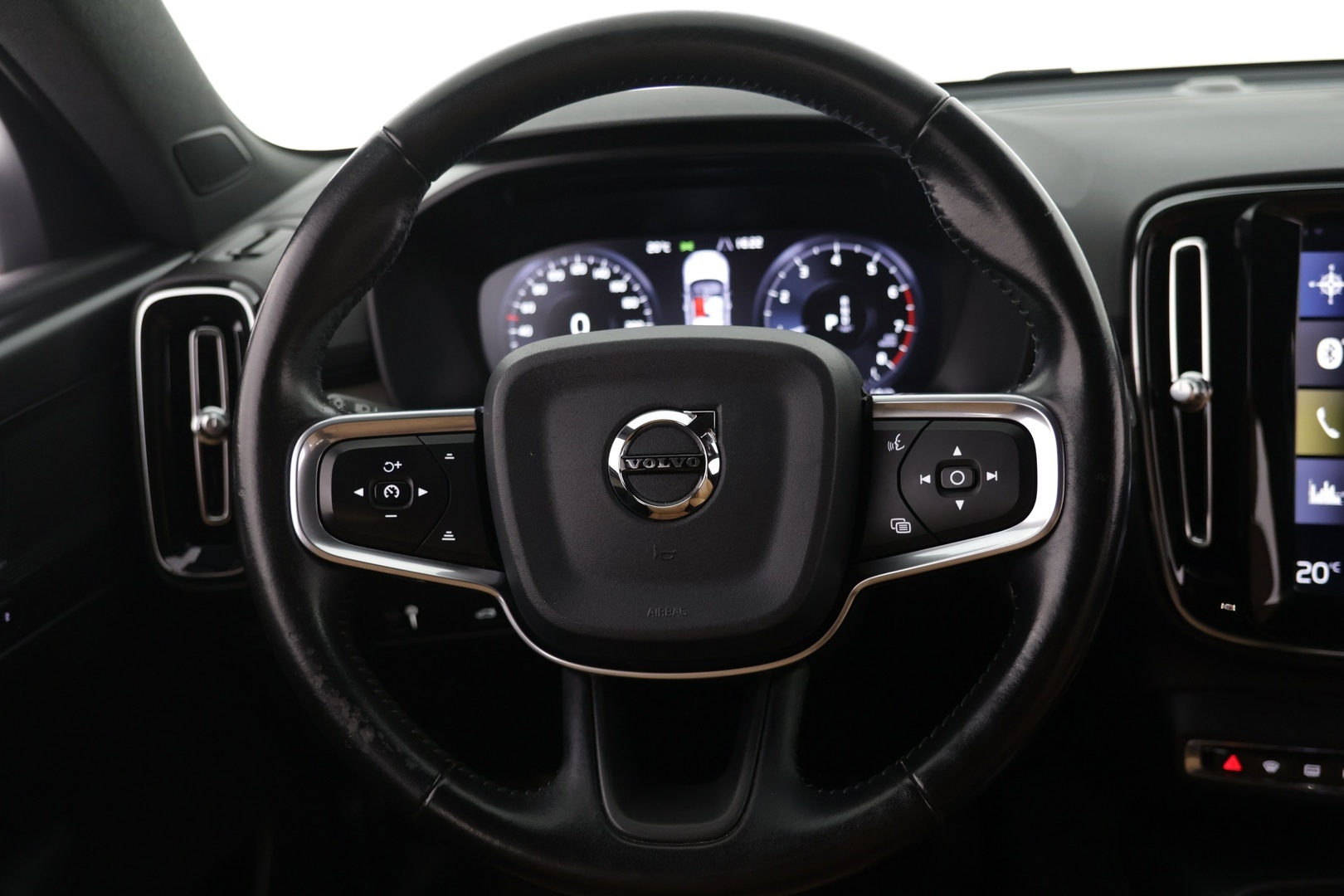 VOLVO XC40 2020