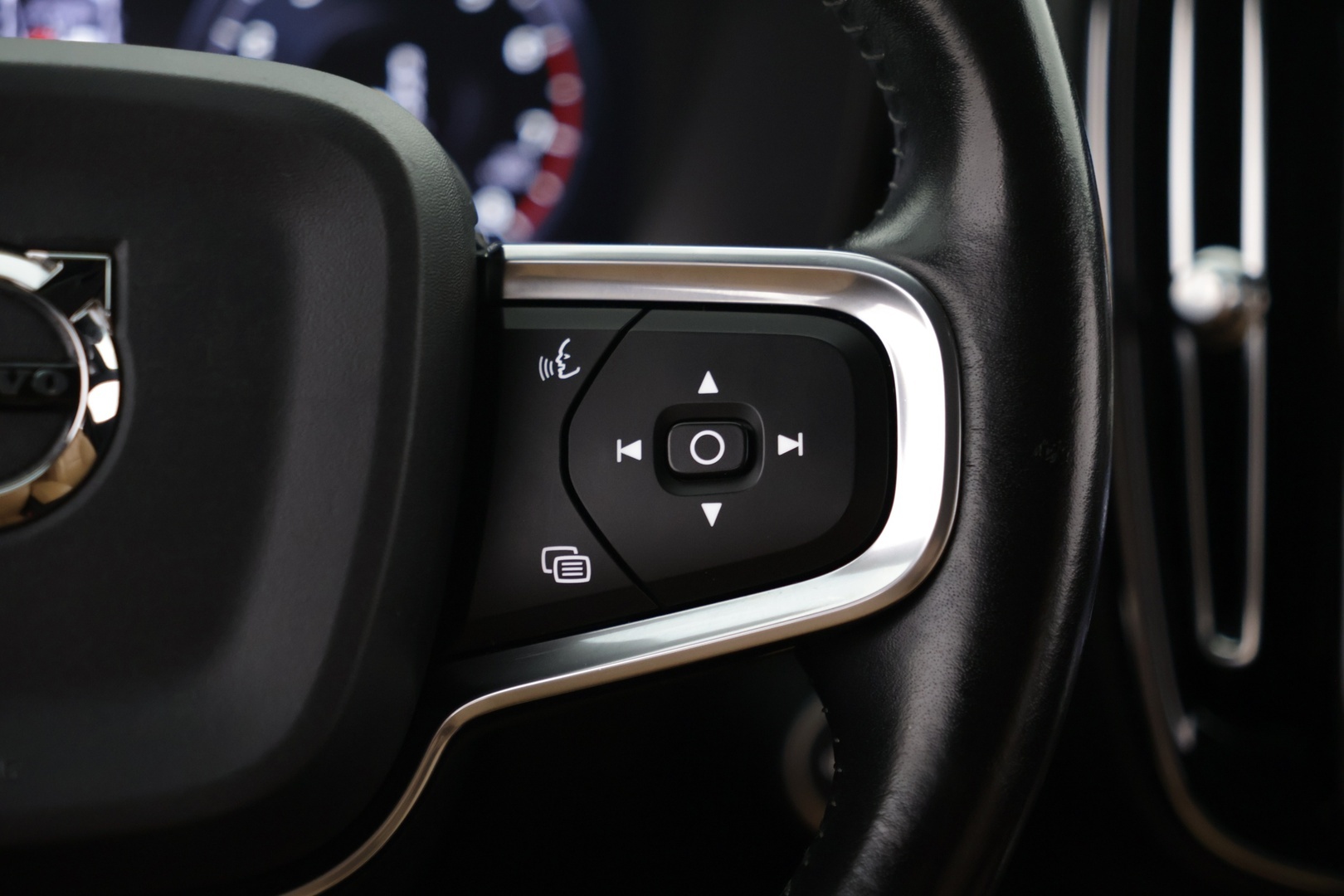 VOLVO XC40 2020