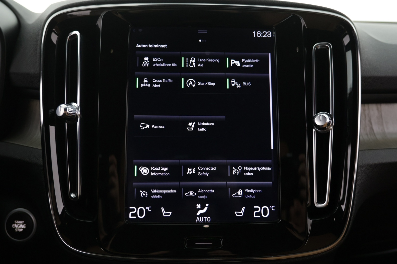 VOLVO XC40 2020