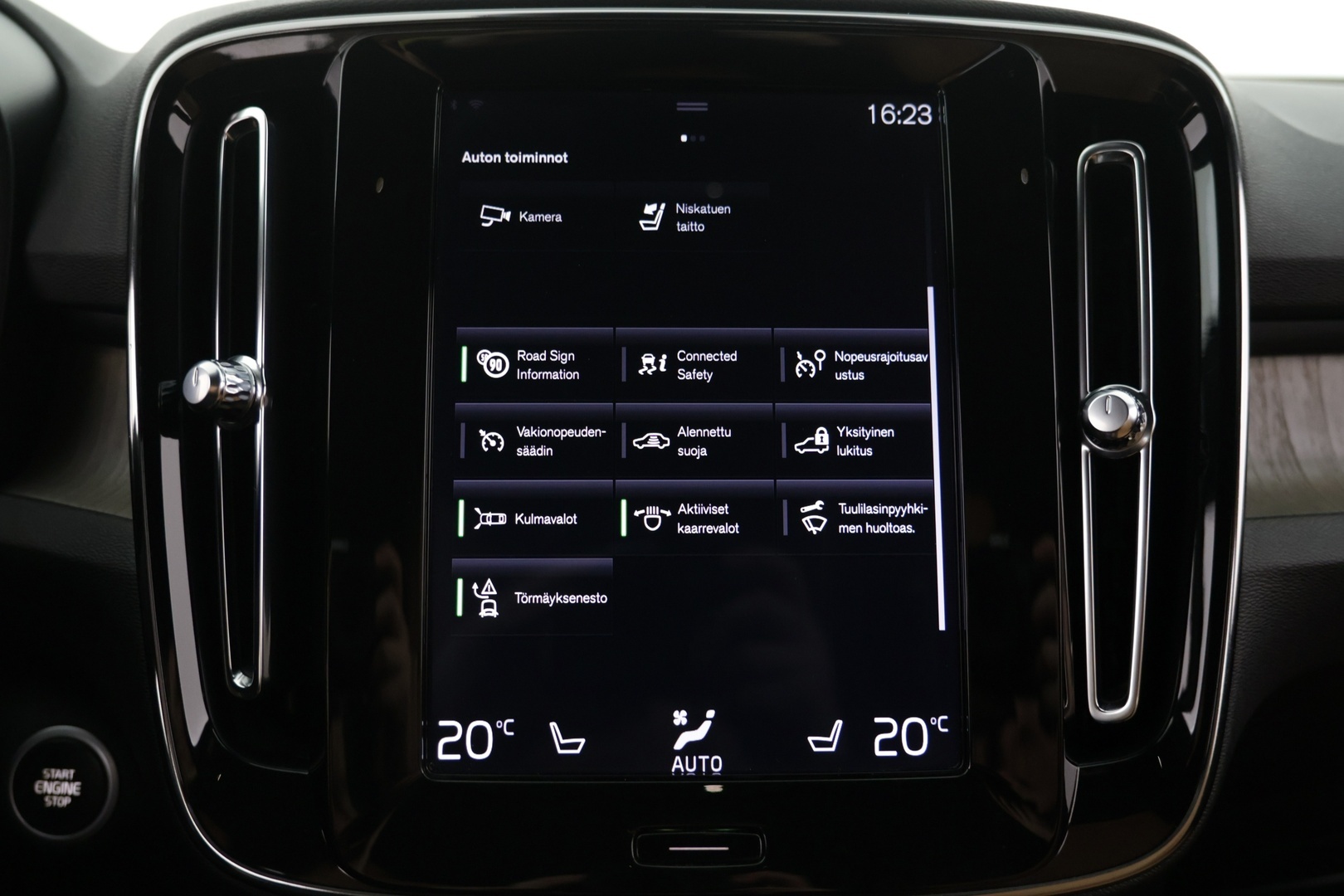 VOLVO XC40 2020