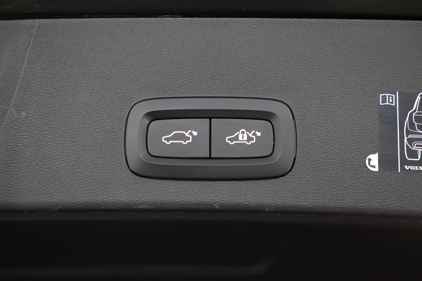 VOLVO XC40 2020