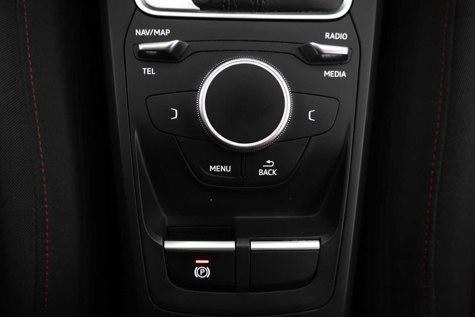 AUDI Q2 2017
