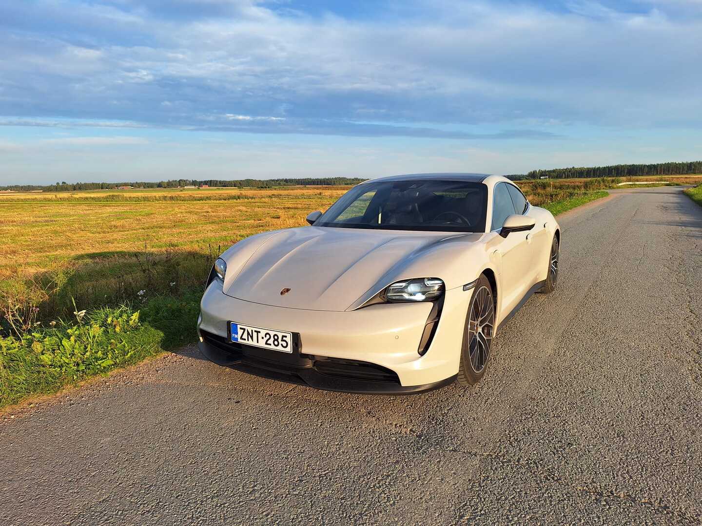 PORSCHE Taycan 2021