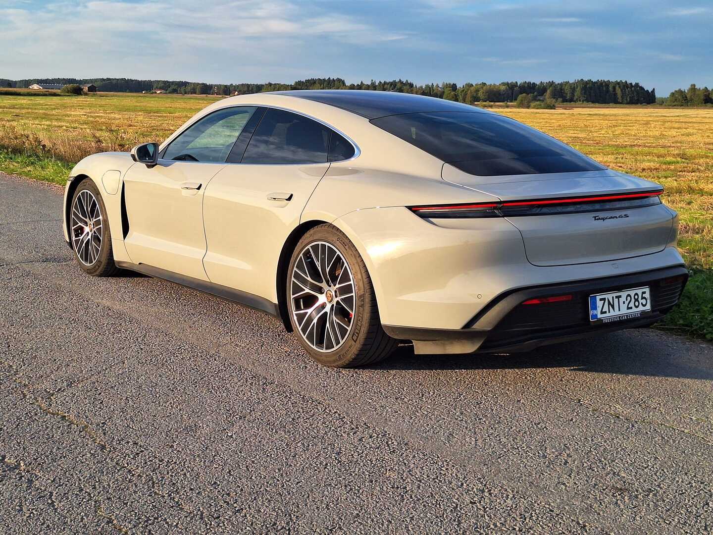 PORSCHE Taycan 2021