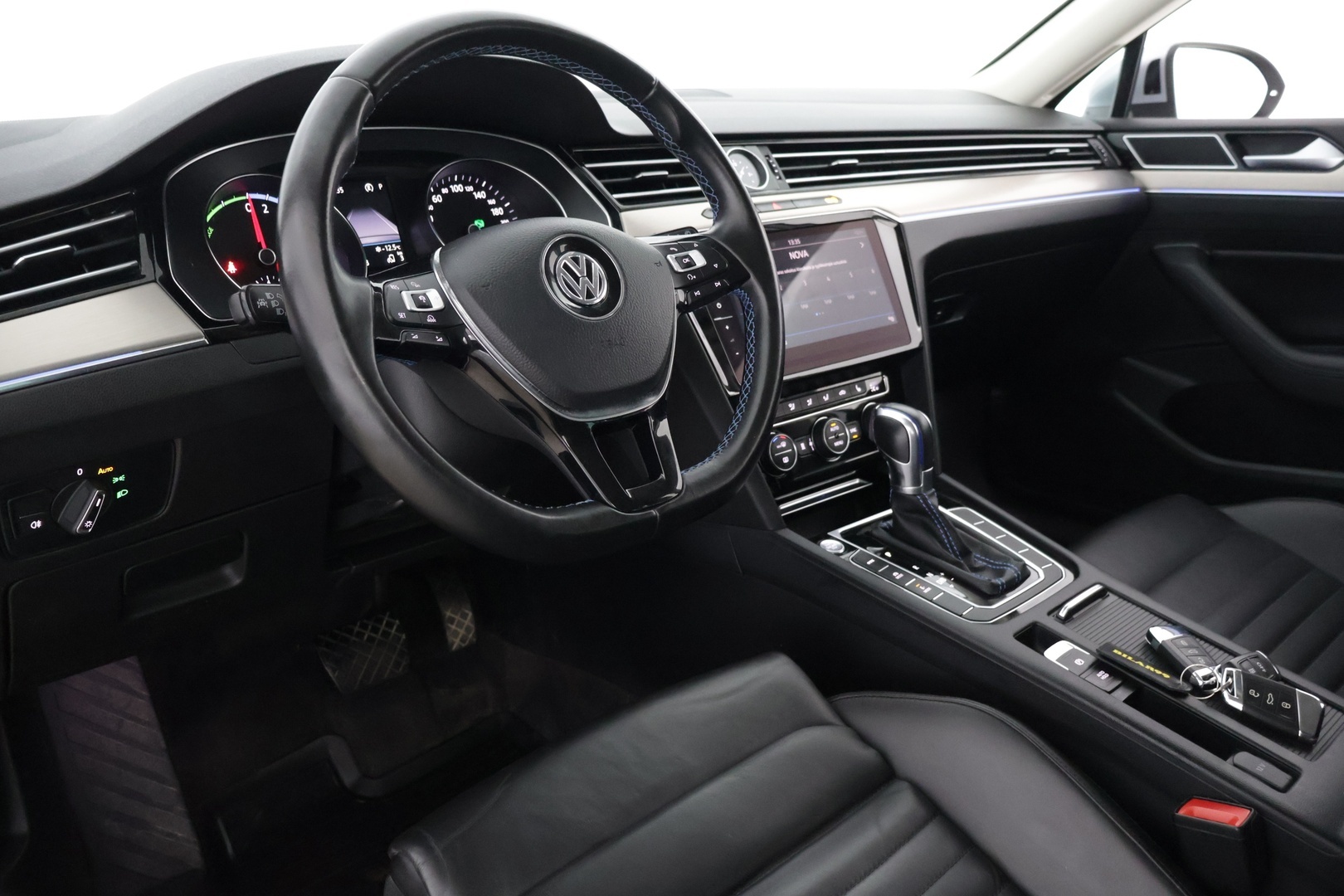 VOLKSWAGEN Passat 2018
